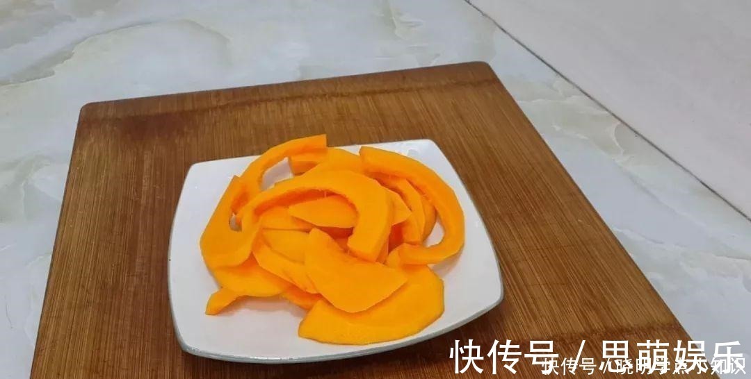 鸡蛋|半个南瓜,1个鸡蛋,不用一滴水,比油条做法简单,比蛋糕都好吃