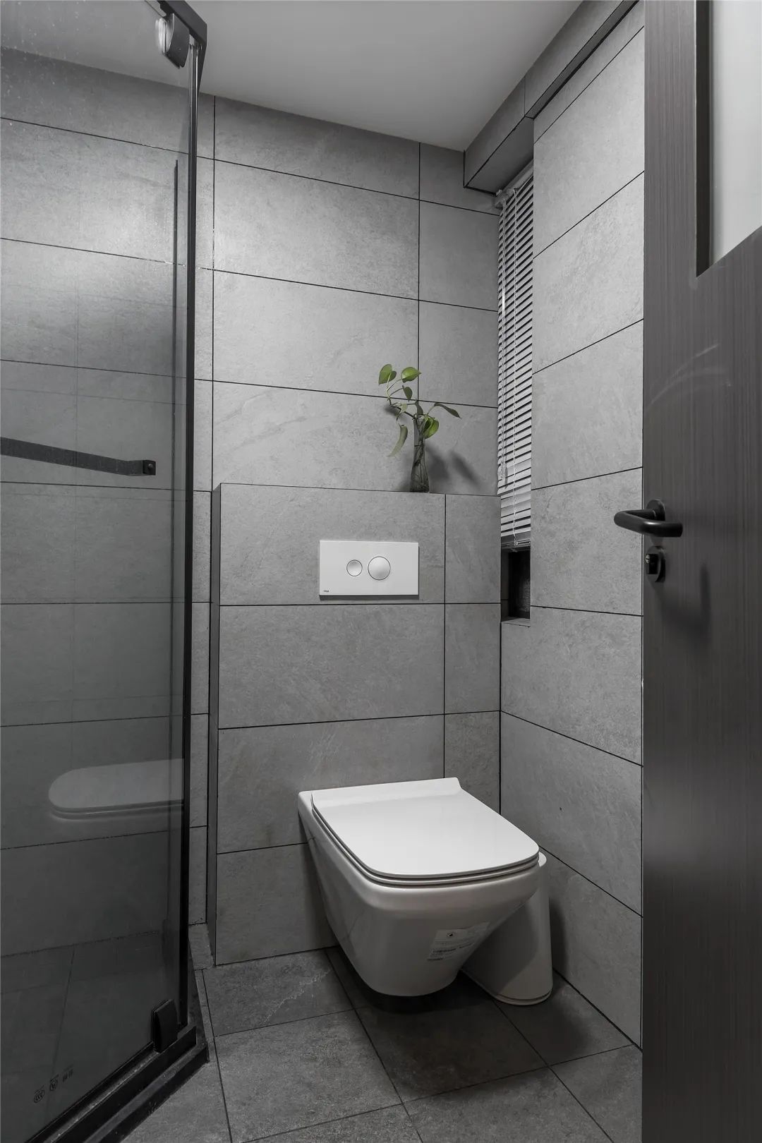 灰+绿植|103㎡现代简约，高级灰+绿植点缀，营造低调舒适的档次