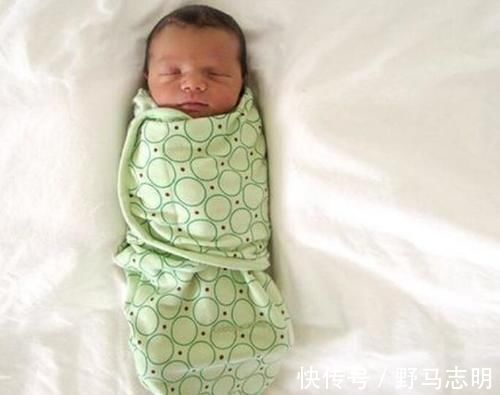 新生儿|襁褓再好用也有弊端,3种情况不要用,新手爸妈别不当回事