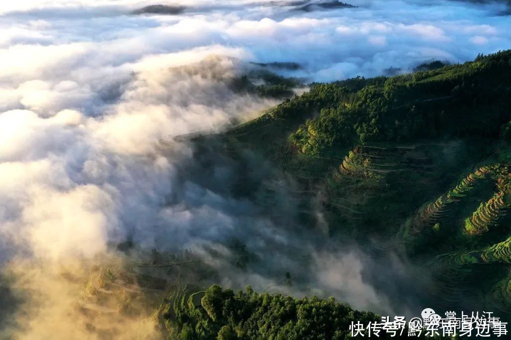 星空|大塘苗寨丨云雾缭绕与璀璨星空