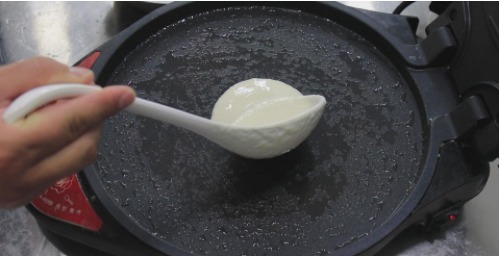 早餐|几个鸡蛋,一碗面,不发面不醒面,快速做早餐鸡蛋饼,太简单了