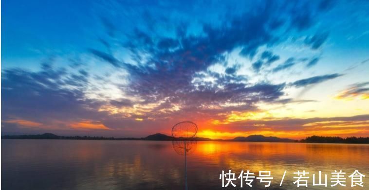 夕阳!白居易笔下最美的一个秋夜,成为唐诗中的千古经典,字字惊艳