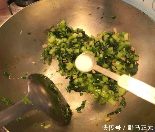 這道菜|這菜被稱(chēng)“頭號(hào)瀉藥”,口臭嚴(yán)重要經(jīng)常吃,便秘問(wèn)題也會(huì)悄悄溜掉