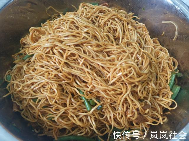 豇豆角|这才是豆角面条的正宗做法,不煮不炒,有肉有菜,比焖面好吃多了