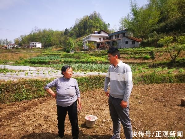 双一流高校研究生走红成“锅巴镇长”:延期毕业把论文写在大地上