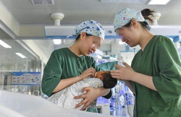 阿昭|宝宝出生后，为何护士会让宝妈分辨男女？他们并不是在“找茬”