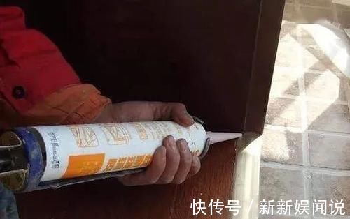 踢脚线|先铺地板还是先装门，装错了返工重装太麻烦