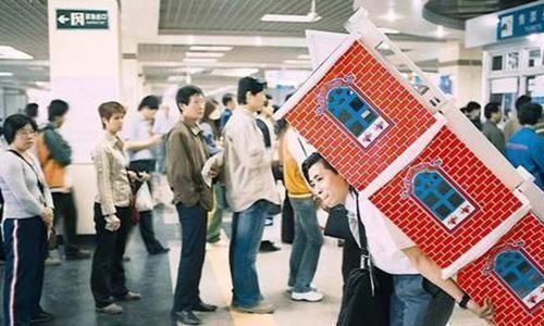 买房|100万房产和100万存款,10年后哪个“更值钱”看看内行人的分析