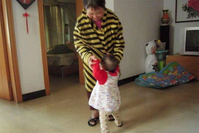 儿科医生|还相信“三翻六坐九爬”？医生：别耽误孩子正常发育