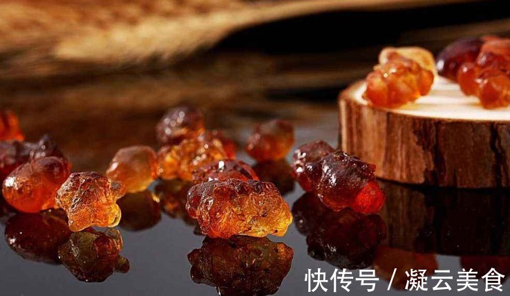 桃胶|女性别亏待自己，4大“零食”多吃，补充雌激素，到了60岁也不慌