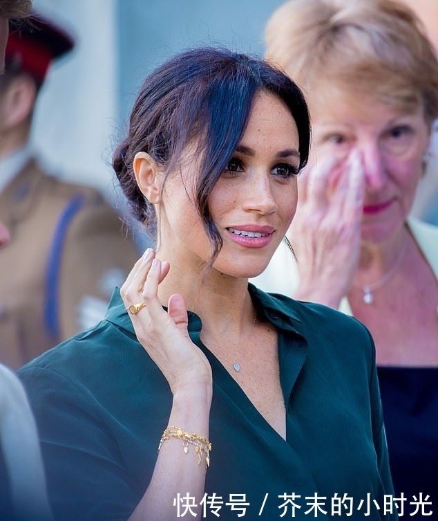 梅根耳环升级记,从100元小众品牌到3万元钻石耳环,喂鸡也要显摆