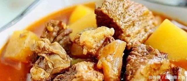 浓郁|香味浓郁的土豆炖肉，制作简单，营养健康！