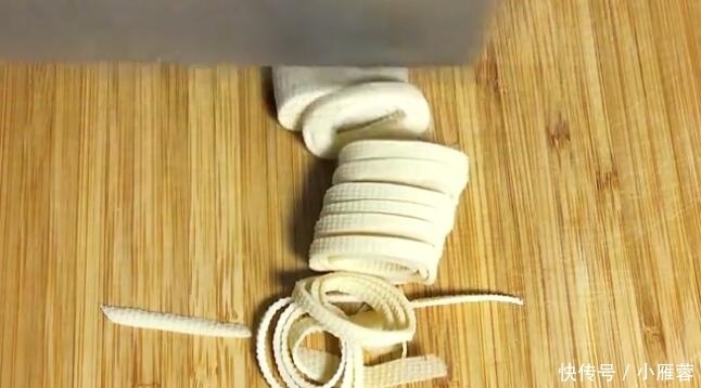 一道素鲜三丝,鲜嫩爽口,补钙清淡又有营养,特别解腻好吃