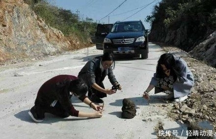 当场|妹子囧图:偶遇一女神为她当场画了幅素描一起来鉴赏下