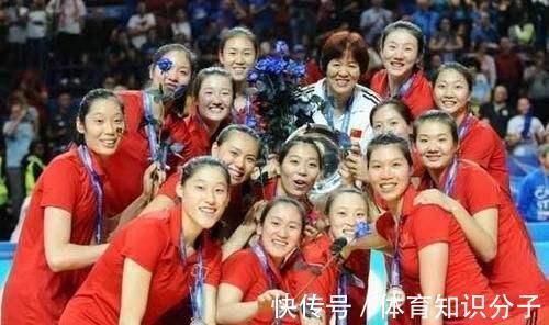 世锦赛|国际排联最新官宣，中国女排收坏消息，球迷发声鸣不平