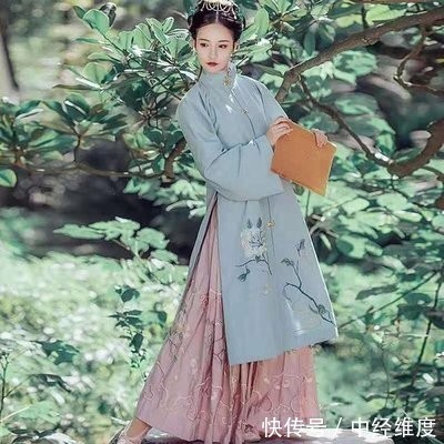 苏州!穿汉服出行被“劝回”?苏州日式风情街人员回应:影响居民