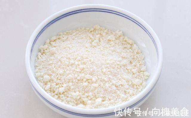 做面包用中种法,出膜快细腻拉丝,既当早餐又是零食,出炉遭哄抢