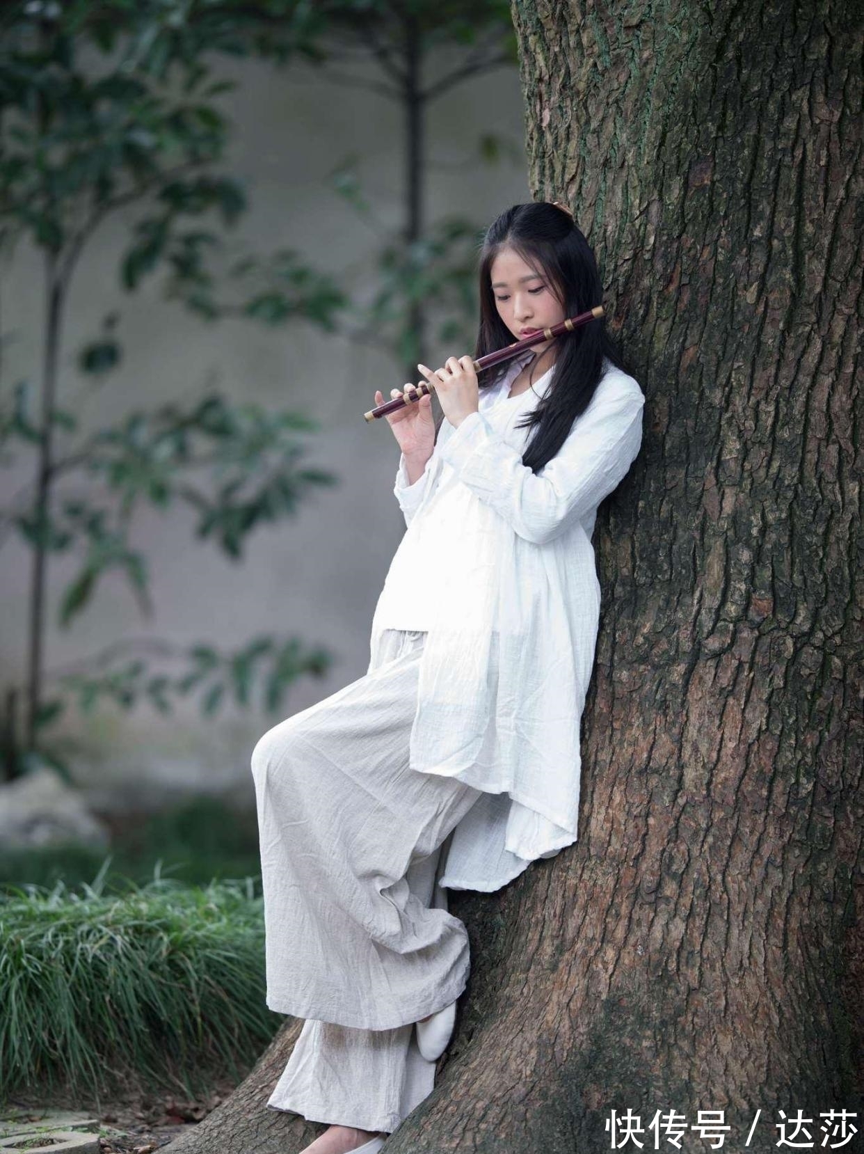 明月池!原创诗十首·夜静凭高清不寐,神仙洞里饭胡麻