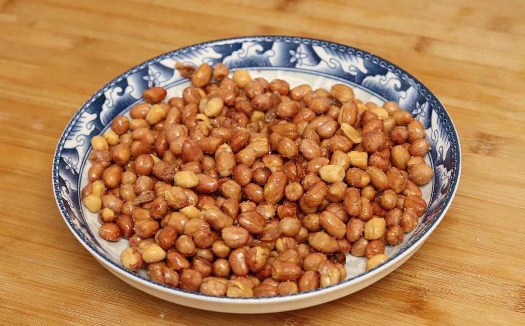 油炸花|炸花生米时,直接下锅就错了,多加这一步,花生又香又脆不返潮