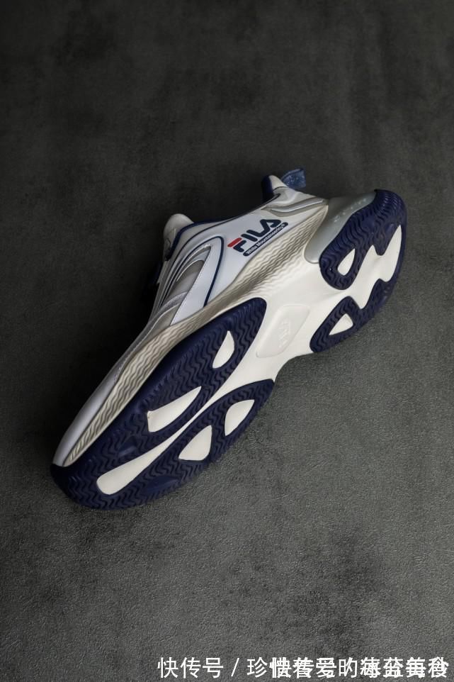 mountaineering 买到这双鞋能省好几千!这个超“贵”的牌子又出了双联名鞋!