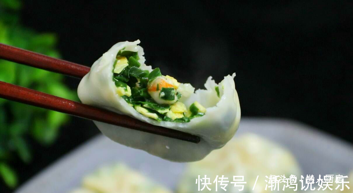 饺子皮|饺子皮别只会包饺子,教你做韭菜小笼包,不用揉面,不用发酵