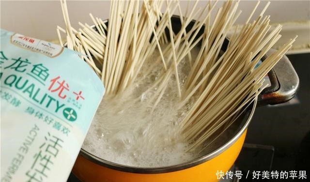 中薪|它是蔬菜中的补钙冠军,钙是鸡肉6倍,比牛奶好吸收,多给孩子吃