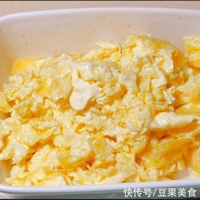 卵磷脂|低脂减脂不长胖，青椒炒蛋脆绿关键～记得这个步骤加点盐