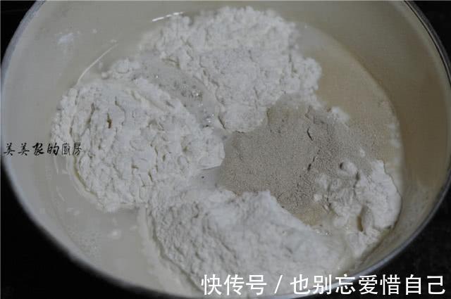 不揉面,不擀皮,早餐饼如此做特省事,蓬松柔软,比油条更好吃!