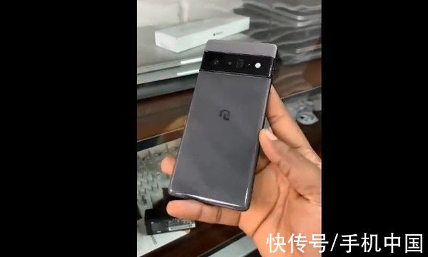 pi|谷歌Pixel 6 Pro真机泄露！配曲面屏 相机矩阵很“凸”