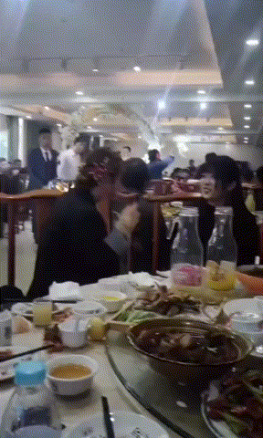 |搞笑GIF:娶到这样的新娘 以后的日子肯定不会无聊