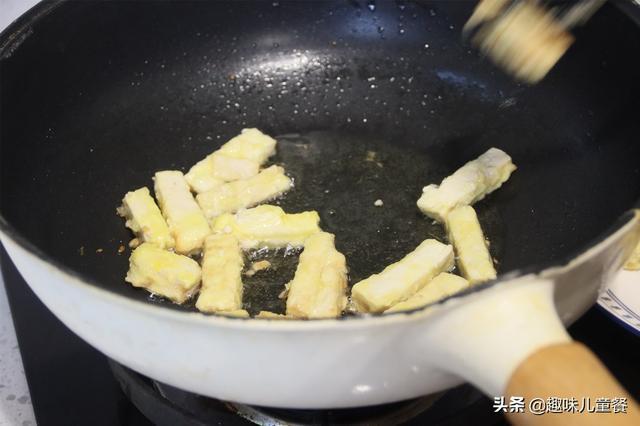豆腐这么做比肉都好吃，外焦里嫩，酸甜开胃，孩子瞬间爱上吃饭