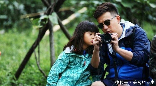 弟弟|奶爸“重女轻男”走红,实力演绎儿子和女儿的区别,眼神太犀利!