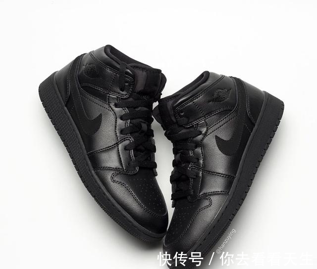 yeezy 一年 365 天都穿不腻的黑魂狂潮,黑的也太帅了