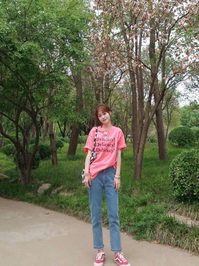 黑白灰|入秋怎么穿?少买黑白灰,这3套“高级色”,显白衬肤还耐看