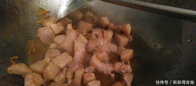 浓郁|香味浓郁的土豆炖肉,制作简单,营养健康!