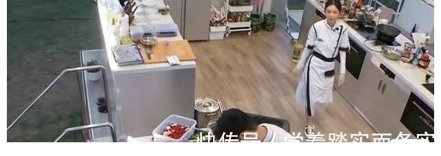 当厨房手忙脚乱，黄晓明被怼到憋屈，我才开始理解林大厨的感受