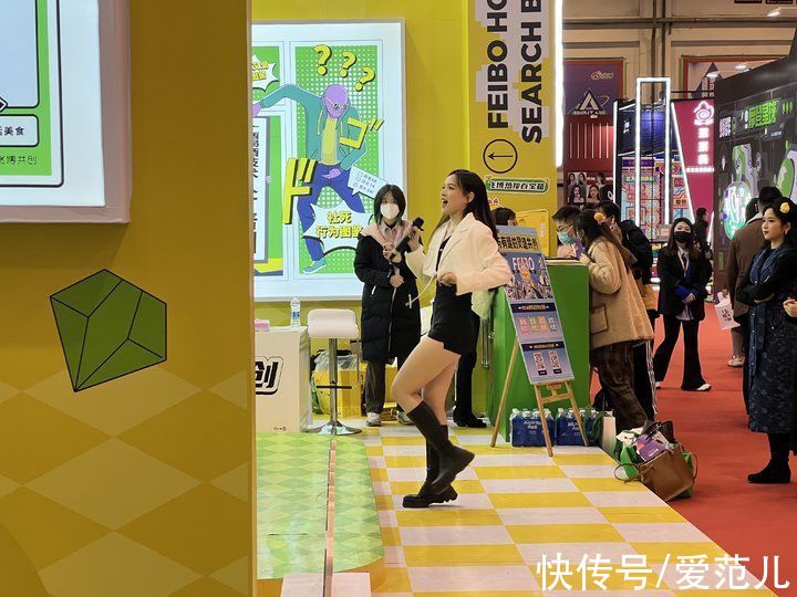 专注社交，微博是红人们的一张「名片」