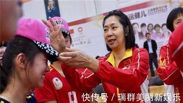 新体育|她是女排唯一五冠王，退役下海经商身家上亿，女儿是清华博士