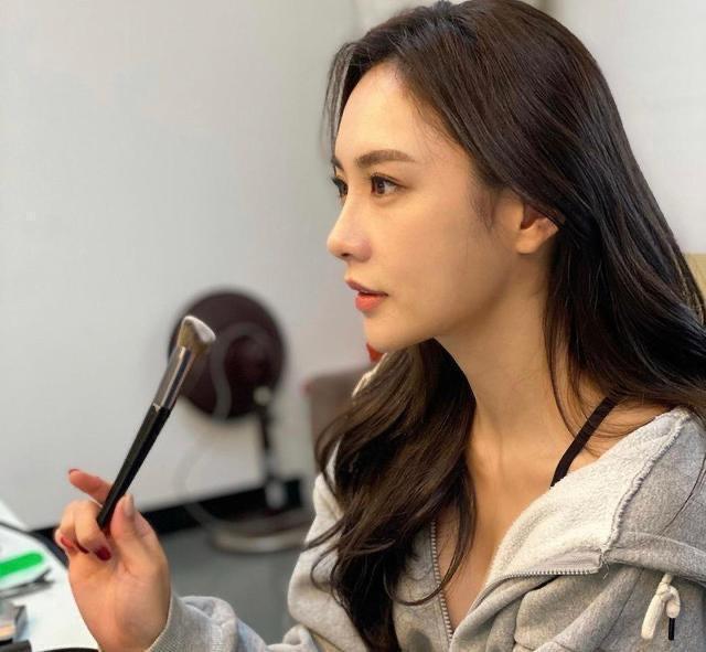 收获|身高173cm健身教练,身材曲线迷人,健身让她收获好气质