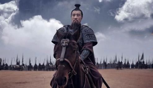 此人|此人在三国演义中一句台词都没有, 可他死后, 刘备亲自为他守灵