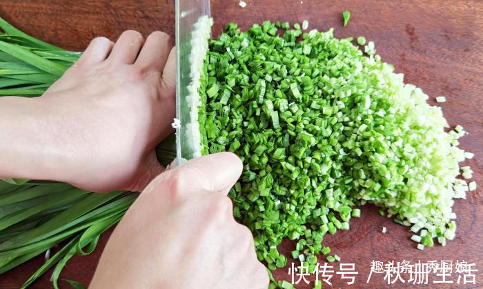 韭菜饺子馅|调韭菜饺子馅，牢记“2个要点3不放”，韭菜鲜嫩不出水，越吃越香