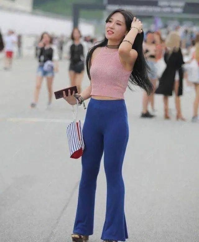 腿粗别依赖牛仔裤,以下几款单品适合你,遮肉显瘦又上档次