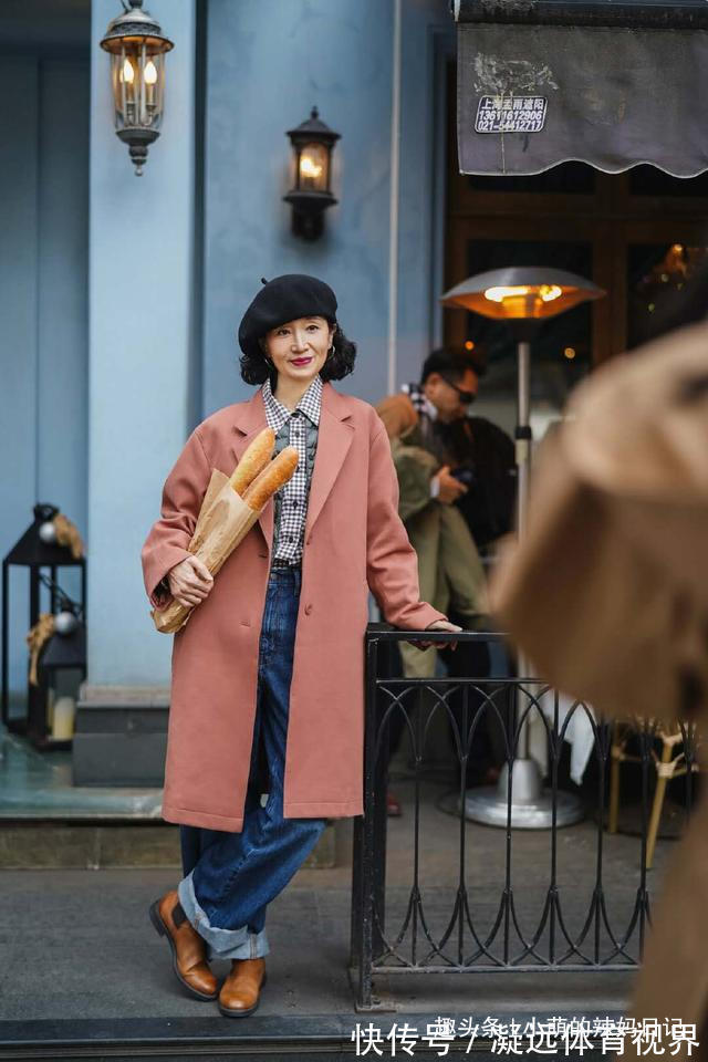 妈妈 女人过了五十岁,少穿T恤配短裤吧!学学三木妈妈这样穿,真优雅