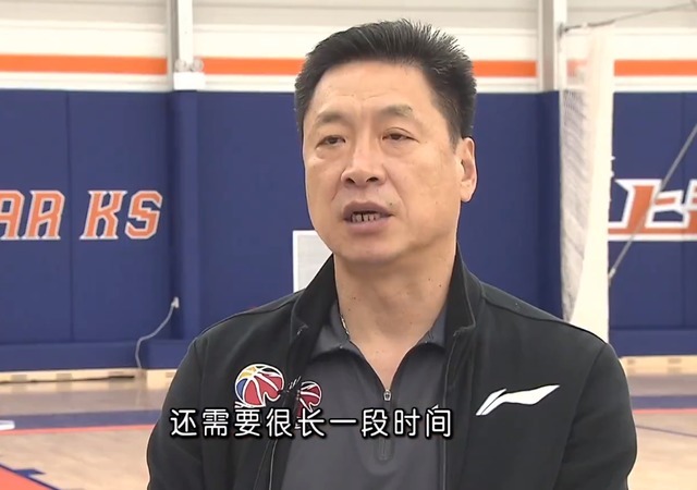 张知垚|李春江不满冯莱状态！上海男篮或更换大外援，弗雷戴特回归时间确定