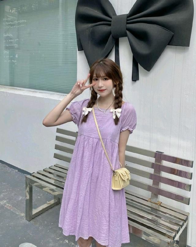 快收起你的阔腿裤，甜美温柔的小裙子更流行，清爽舒适还有气质