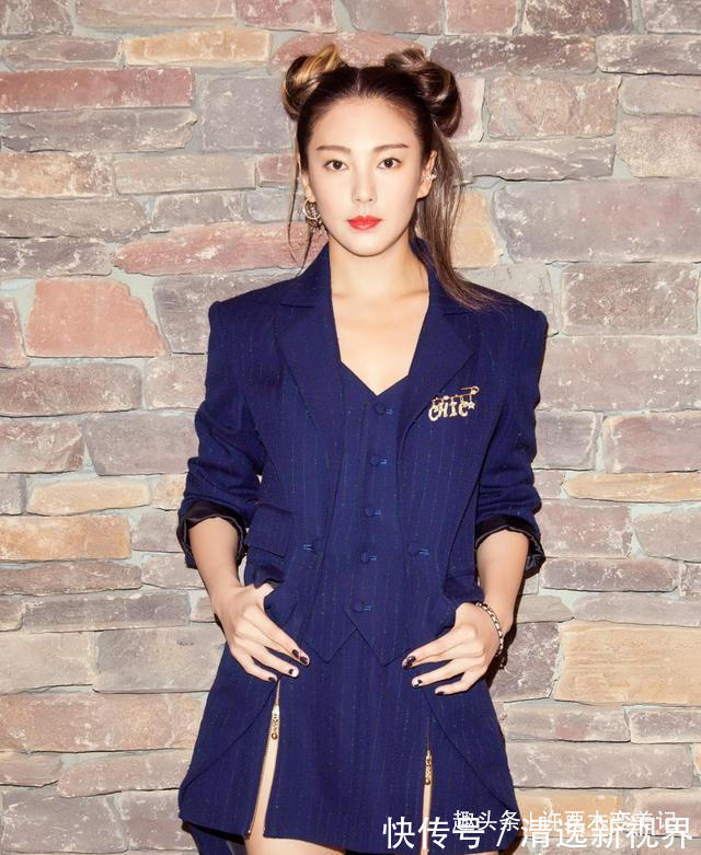 超短发 女人过了45岁,尽量别留这3种发型,又土又“显老”,有你吗