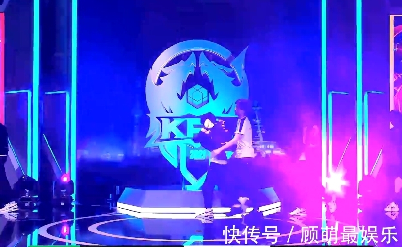 “电AG娱乐官方直营平台真人视讯返水高首存送88元信诈骗帝国”藏身茶叶店 日均万人网上被骗