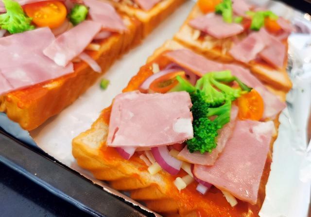 在家|用吐司替代披萨皮,在家就可以轻松吃披萨