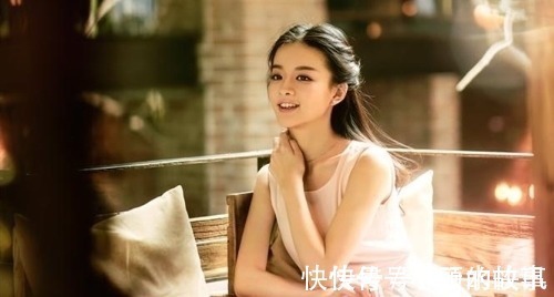 浅秋$眸前风劲飞花扫,眼底寒霜乱绪扬;浅秋诗九首,玉黛留青几缕香