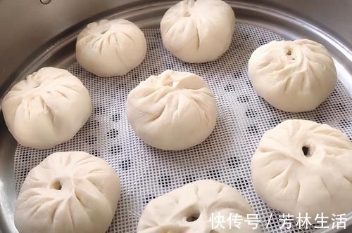 大忌|美食优选:蒸包子,直接上锅蒸是大忌!记住这3点,包子蓬松软绵不塌陷